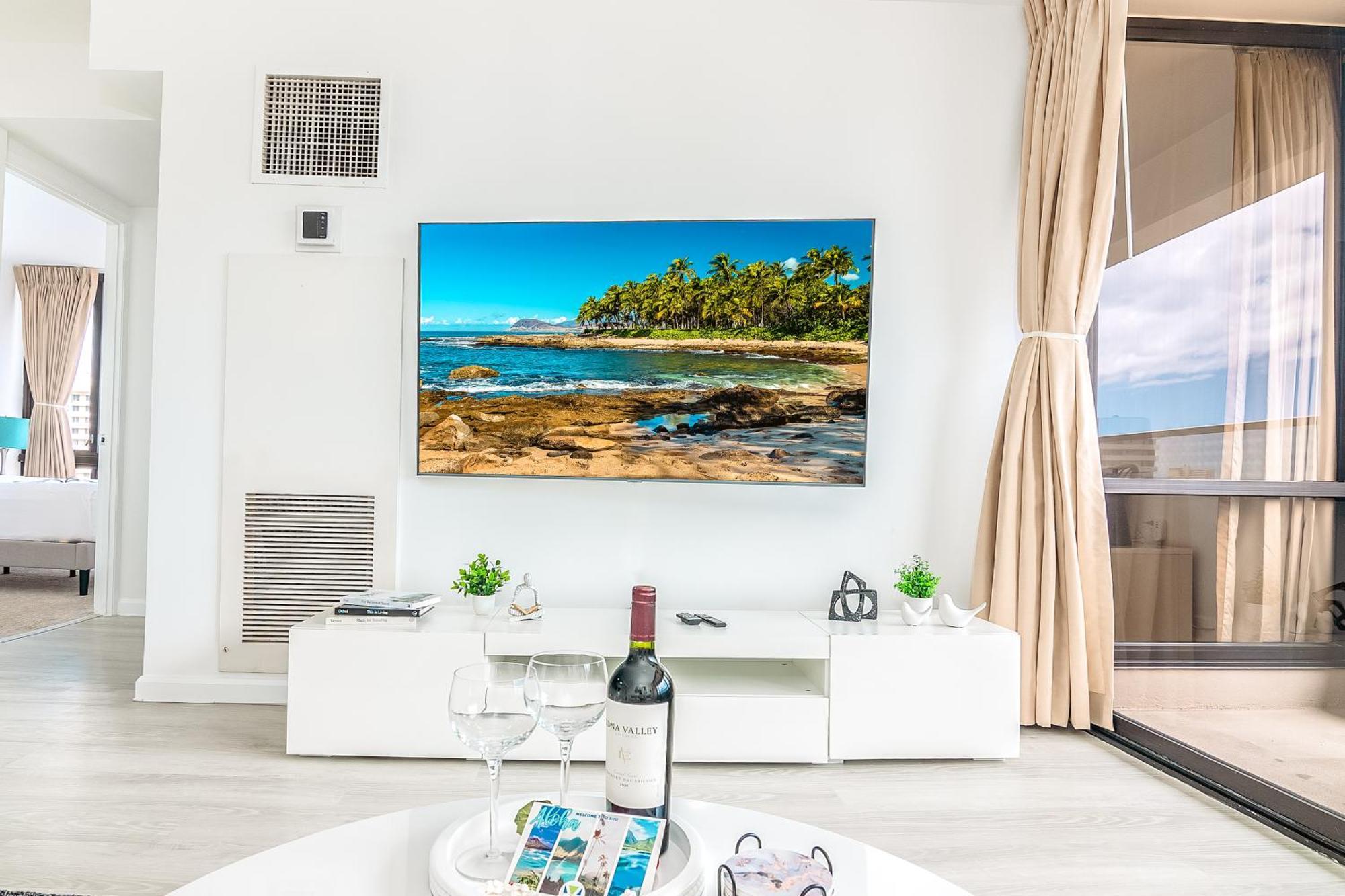 Newly Renovated 2 Bedroom Condo, 1 Block To Waikiki Beach, Free Parking Гонолулу Экстерьер фото