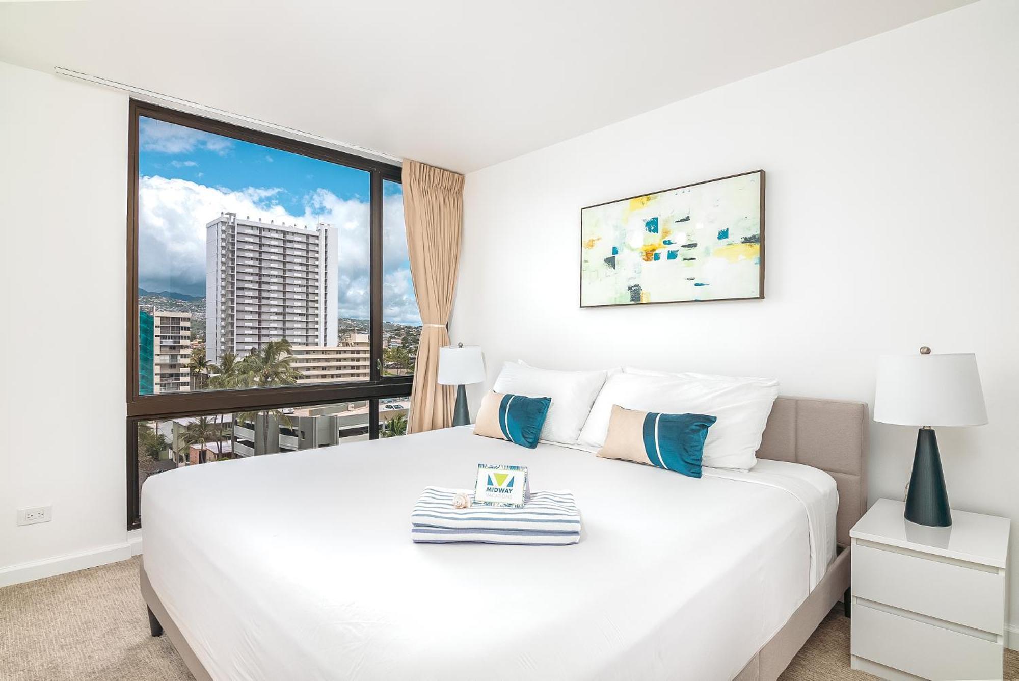 Newly Renovated 2 Bedroom Condo, 1 Block To Waikiki Beach, Free Parking Гонолулу Экстерьер фото